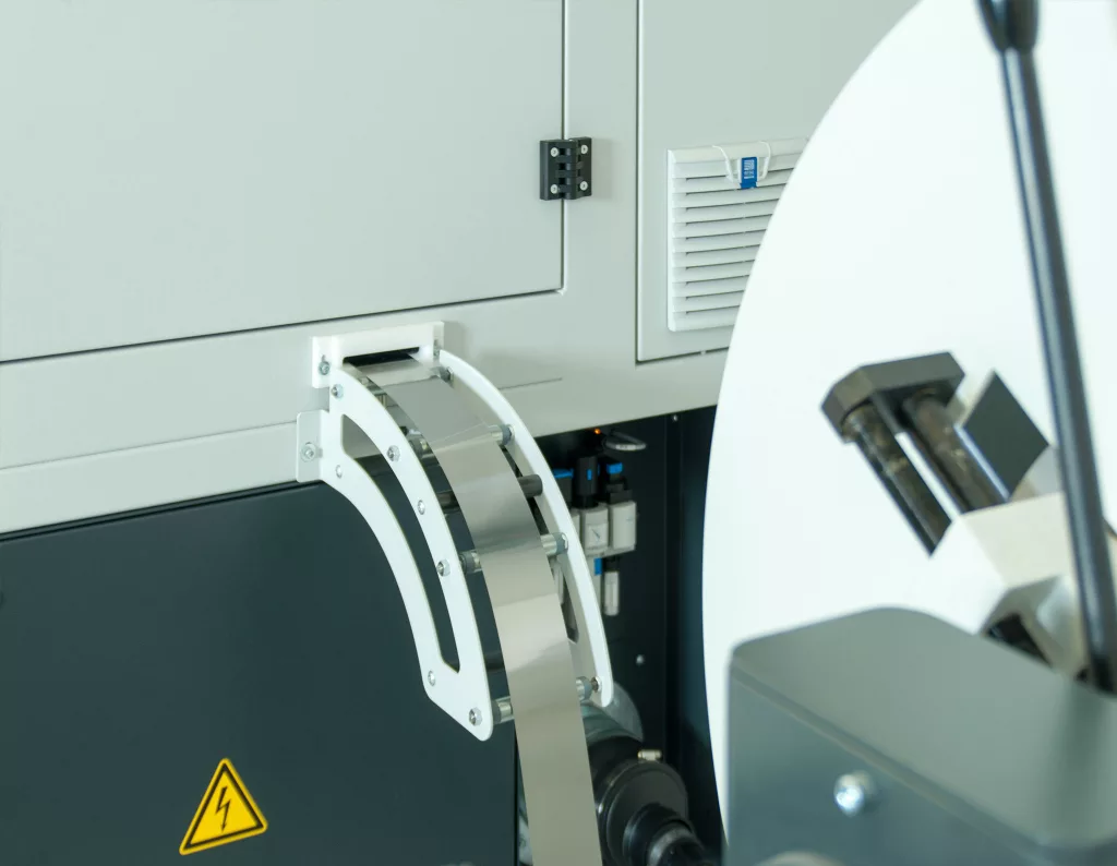 Kundenspezifische Zuführsysteme von Palettierung, über Coil-Feeder bis zu AGVs und Bunkersystemen