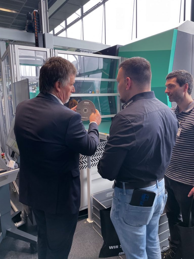 Laserablation: Materialabtrag mit ACSYS PIRANHA Roboshift