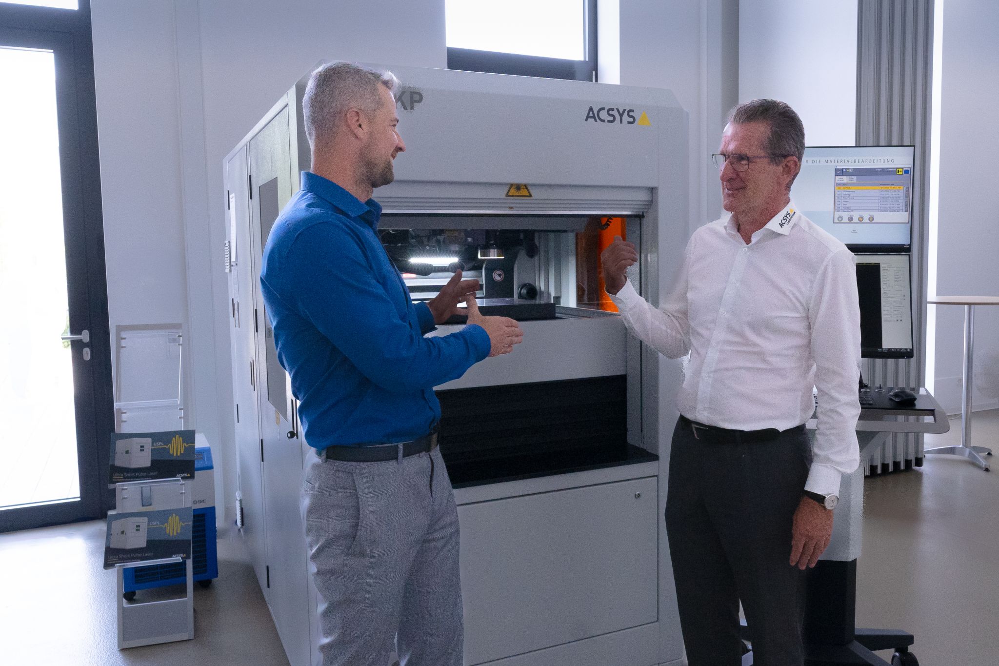 Ungarn ist ein Wachstumsmarkt für Lasersysteme: István Nagy von Bigroth KFT und Gerhard Kimmel von ACSYS